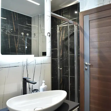 Appartamento Fine Story Lux - Jacuzzi & Wifi & Netflix & Mini Bar